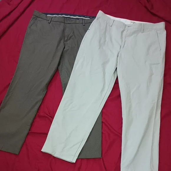 Dockers Men's Chinos in Gray and Brown Bundle Pants W36 L30 Like New - Picture 1 of 10